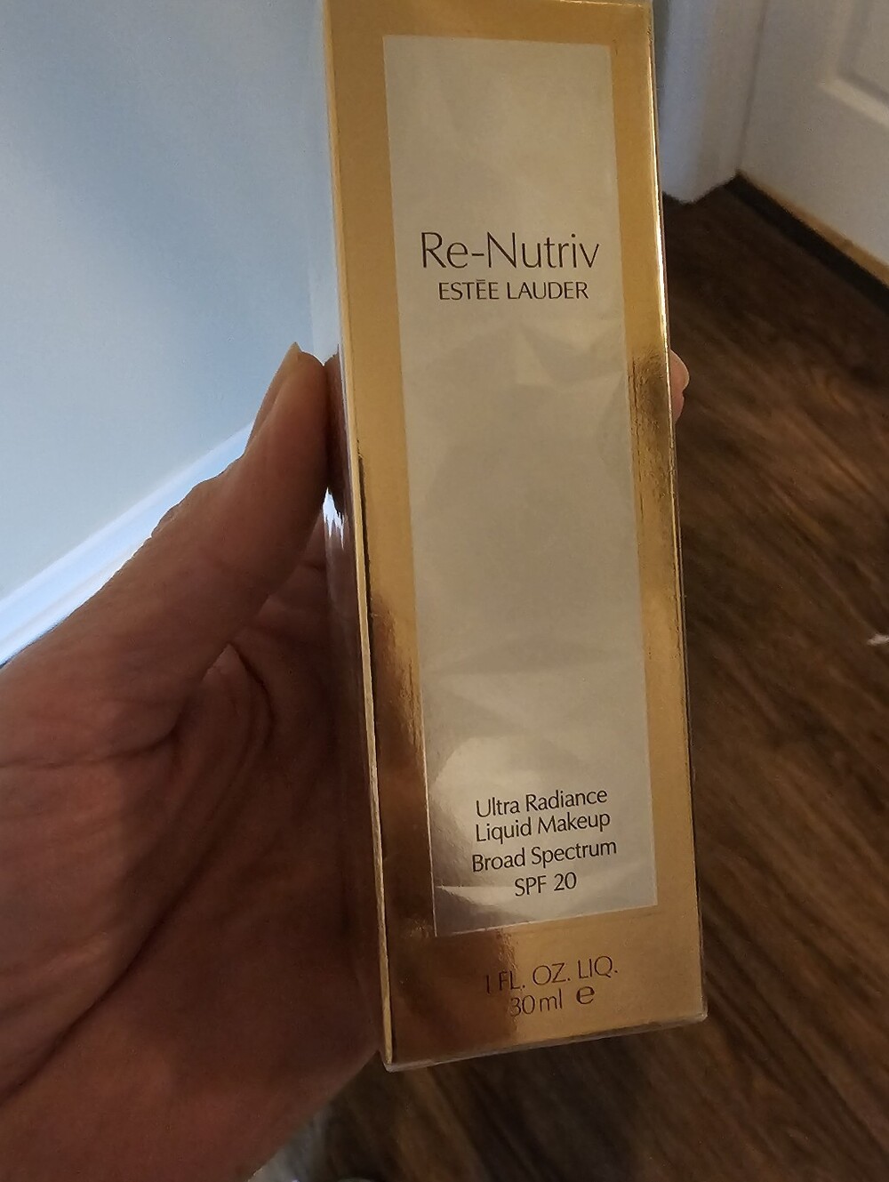 Estee Lauder Re-Nutriv Liquid Makeup